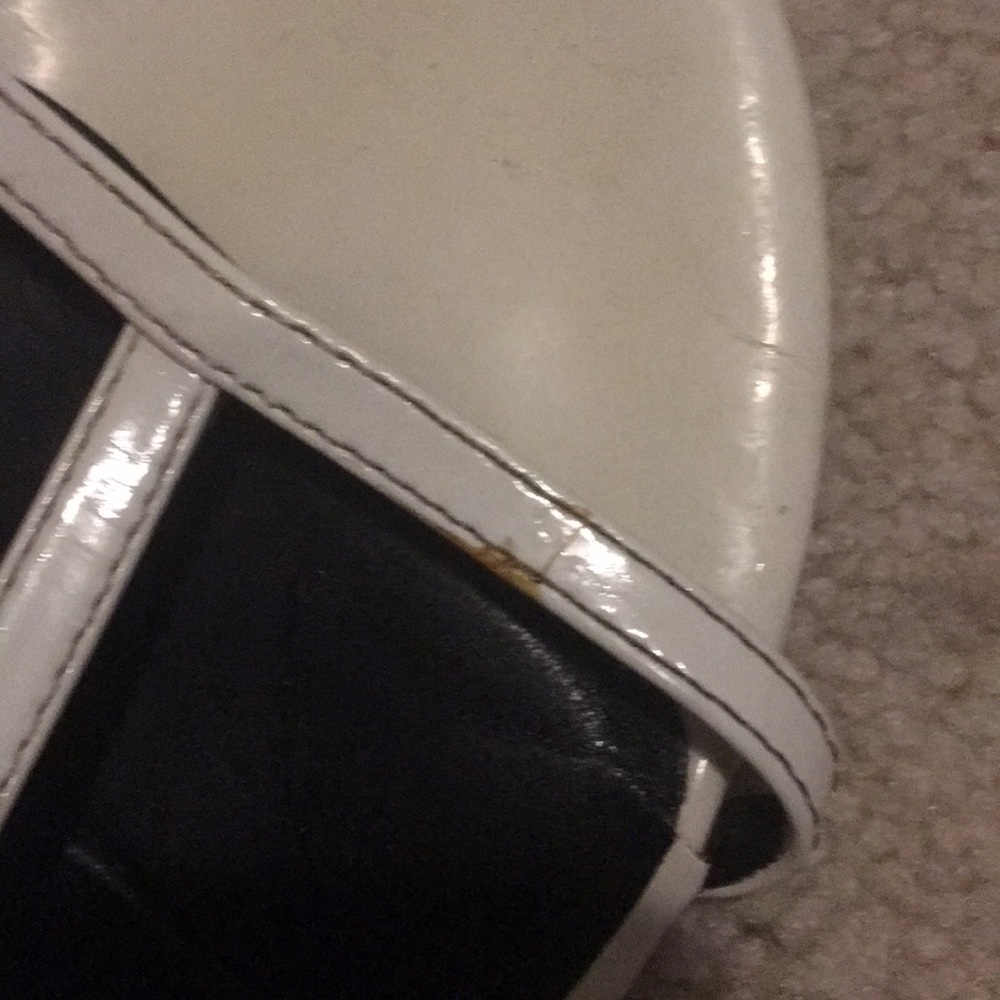 Size 8 Sandals - Picture 2 of 4